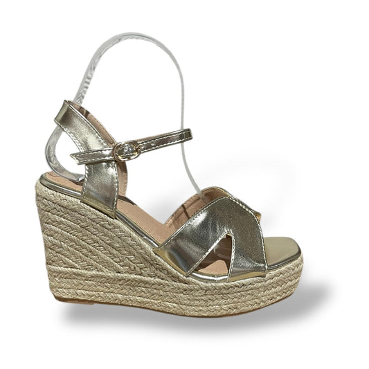 CHIC-SANDALIA DORADA