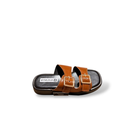 QUIZZ- SANDALIA HEBILLA CAMEL